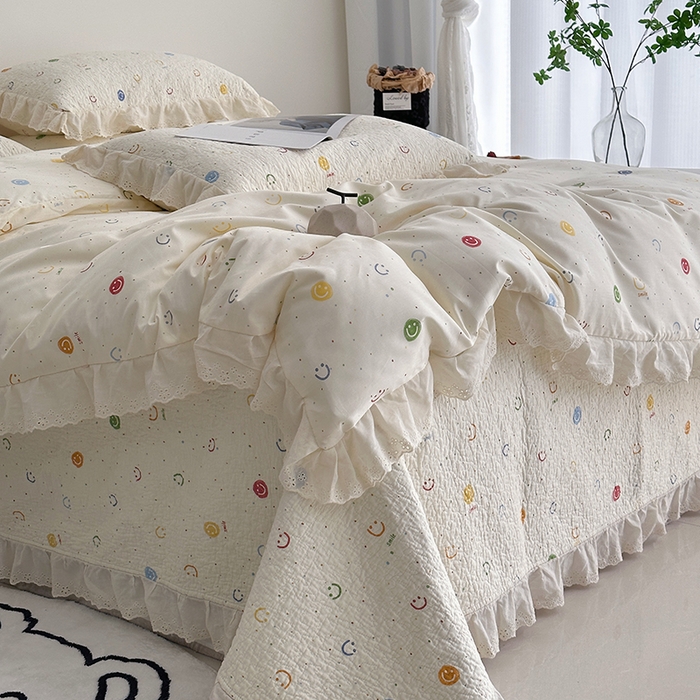 91家纺网 家纺一手货源 找家纺 佰织鑫家居 2026新款全棉法式砂洗棉花床盖款被套四件套 笑脸