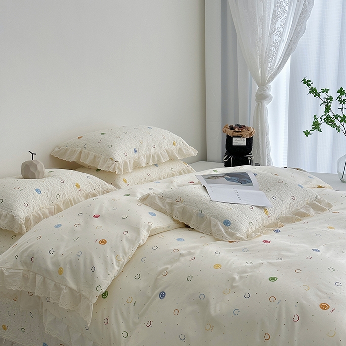 91家纺网 家纺一手货源 找家纺 佰织鑫家居 2026新款全棉法式砂洗棉花床盖款被套四件套 笑脸