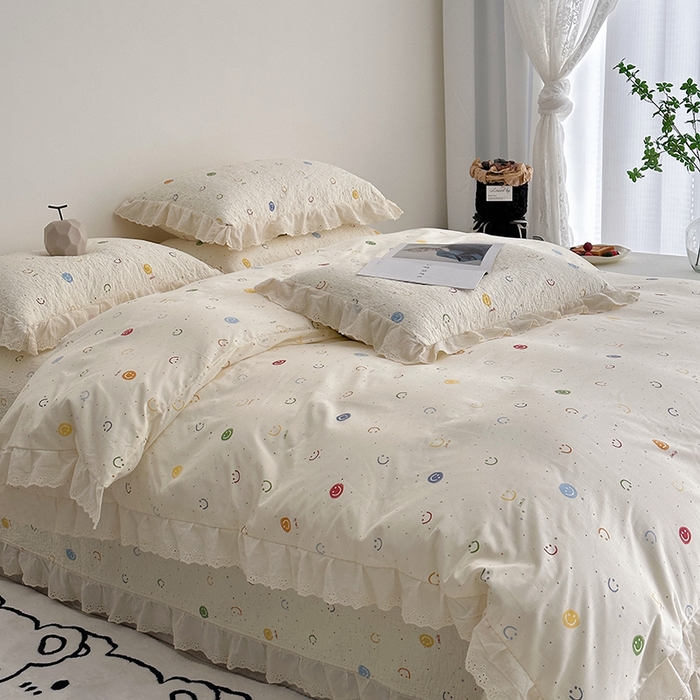 91家纺网 家纺一手货源 找家纺 佰织鑫家居 2026新款全棉法式砂洗棉花床盖款被套四件套 笑脸