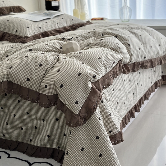 91家纺网 家纺一手货源 找家纺 佰织鑫家居 2026新款全棉法式砂洗棉花床盖款被套四件套 甜心格