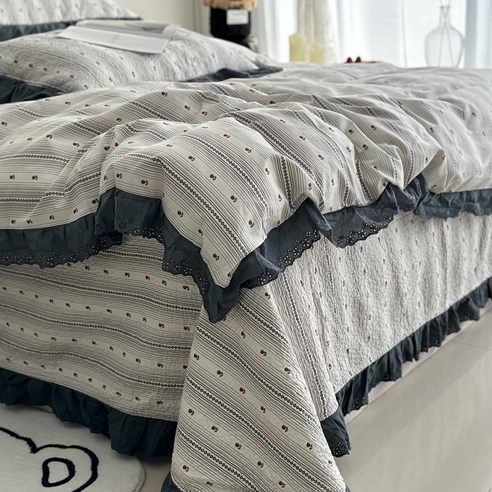91家纺网 家纺一手货源 找家纺 佰织鑫家居 2026新款全棉法式砂洗棉花床盖款被套四件套 伦敦雾灰