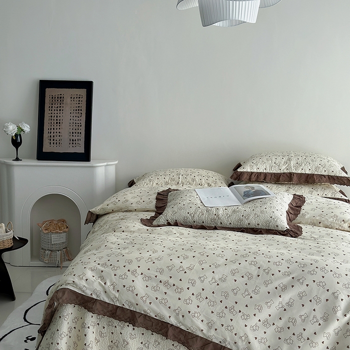 91家纺网 家纺一手货源 找家纺 佰织鑫家居 2026新款全棉法式砂洗棉花床盖款被套四件套 贝贝熊