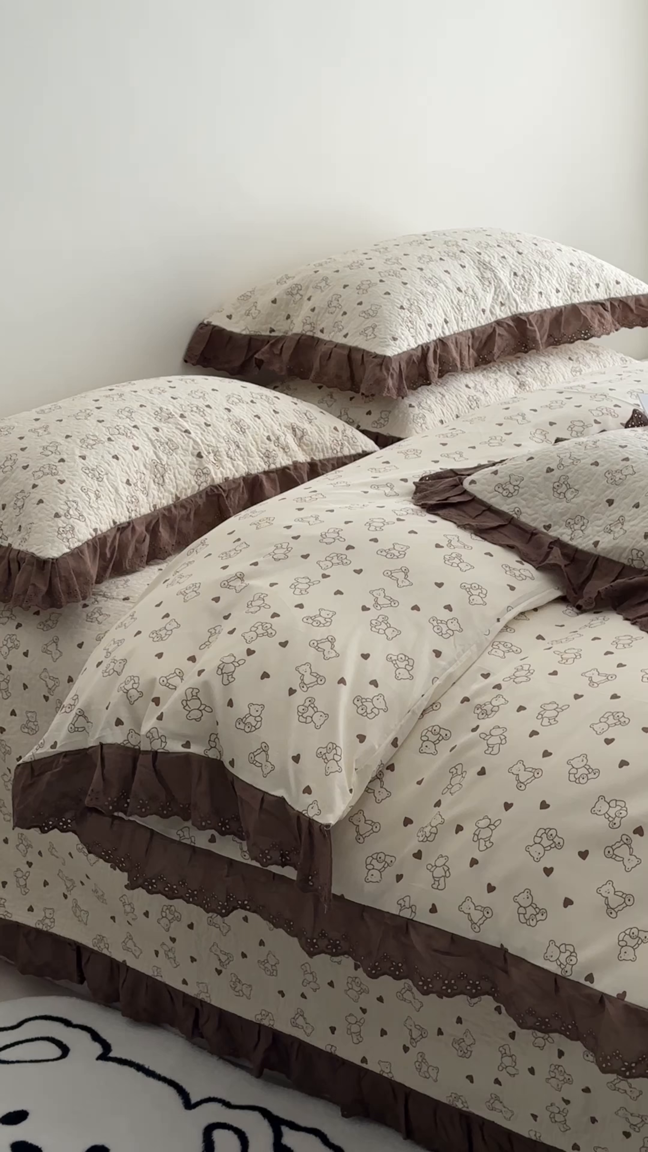 91家纺网 家纺一手货源 找家纺 佰织鑫家居 2026新款全棉法式砂洗棉花床盖款被套四件套 贝贝熊