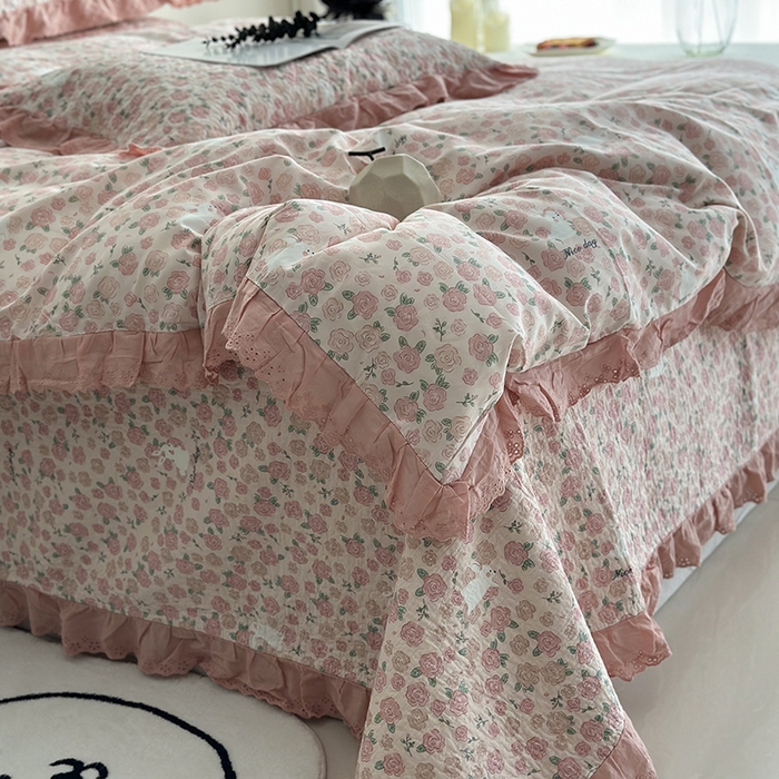 91家纺网 家纺一手货源 找家纺 佰织鑫家居 2026新款全棉法式砂洗棉花床盖款被套四件套 爱情故事