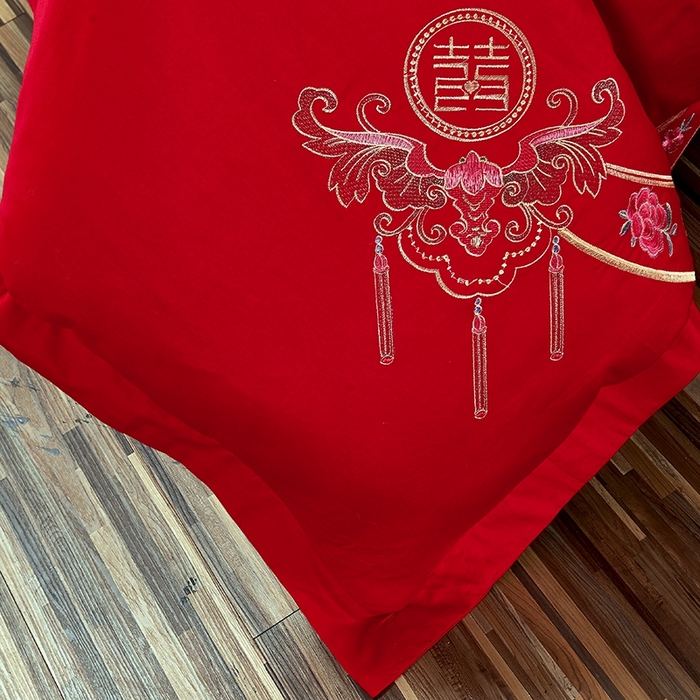 91家纺网 家纺一手货源 找家纺 慕她家纺 慕她畅销款全棉纯棉婚庆四件套大红色刺绣结婚床上用品 龙凤情深