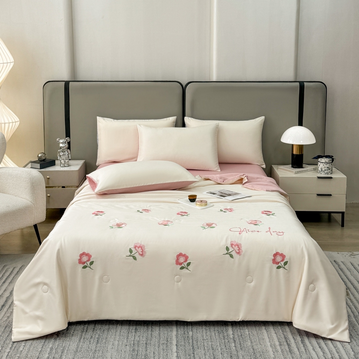 91家纺网 家纺一手货源 找家纺 （总）欢乐季 2026新款A类水洗冰丝满版刺绣夏被夏凉被空调被四件套