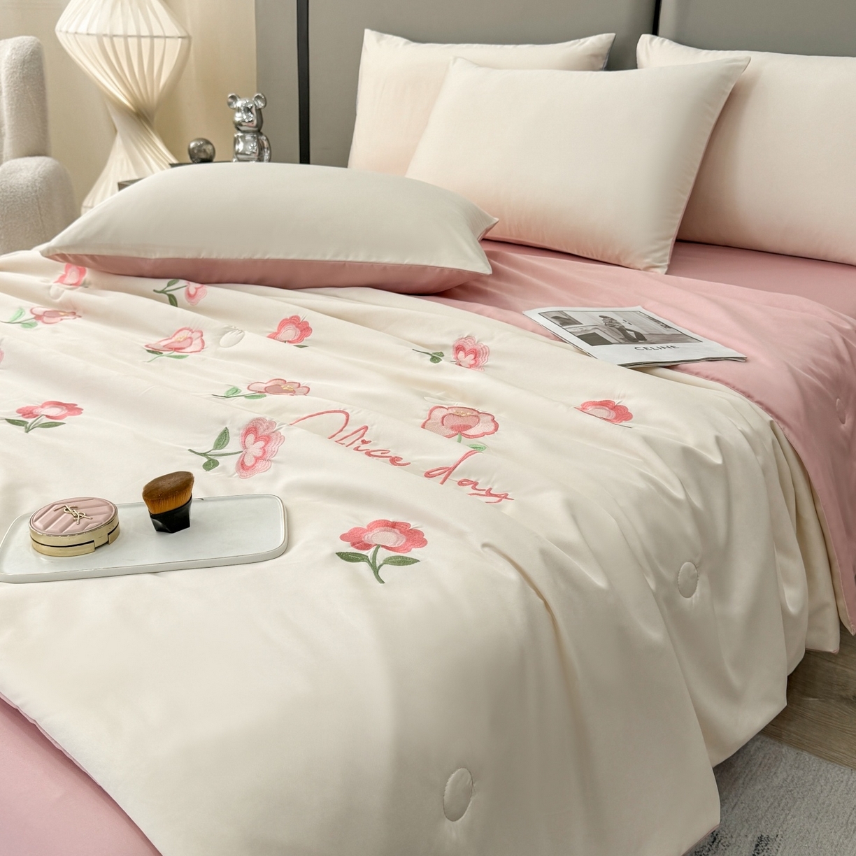 91家纺网 家纺一手货源 找家纺 （总）欢乐季 2026新款A类水洗冰丝满版刺绣夏被夏凉被空调被四件套