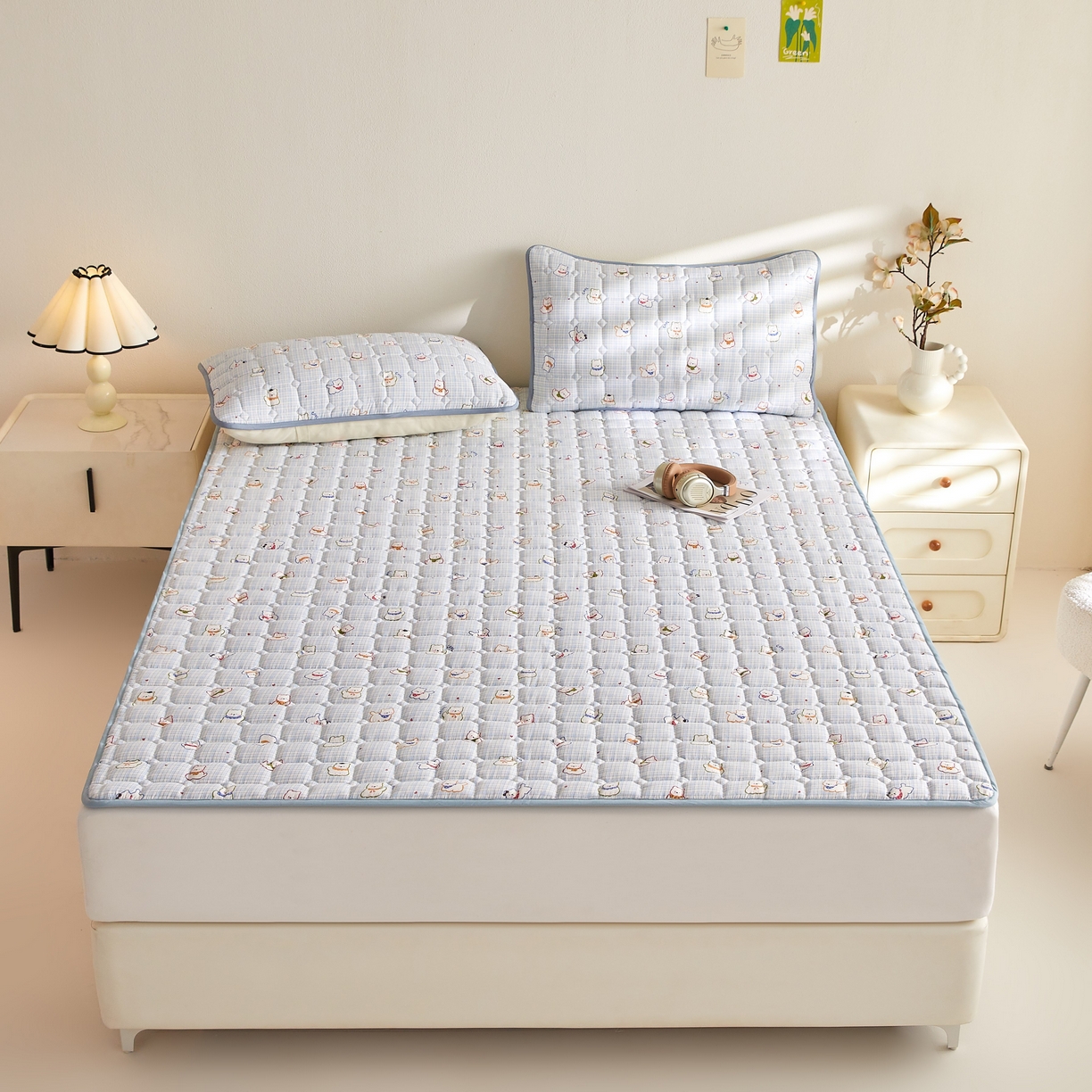 91家纺网 家纺一手货源 找家纺 小桃姐家纺 2026新款四季夹棉防水床护垫 隔脏床垫姨妈垫儿童隔尿垫夹棉枕套 格纹小狗