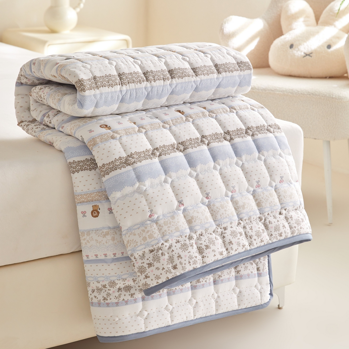 91家纺网 家纺一手货源 找家纺 小桃姐家纺 2026新款四季夹棉防水床护垫 隔脏床垫姨妈垫儿童隔尿垫夹棉枕套 海盐童话