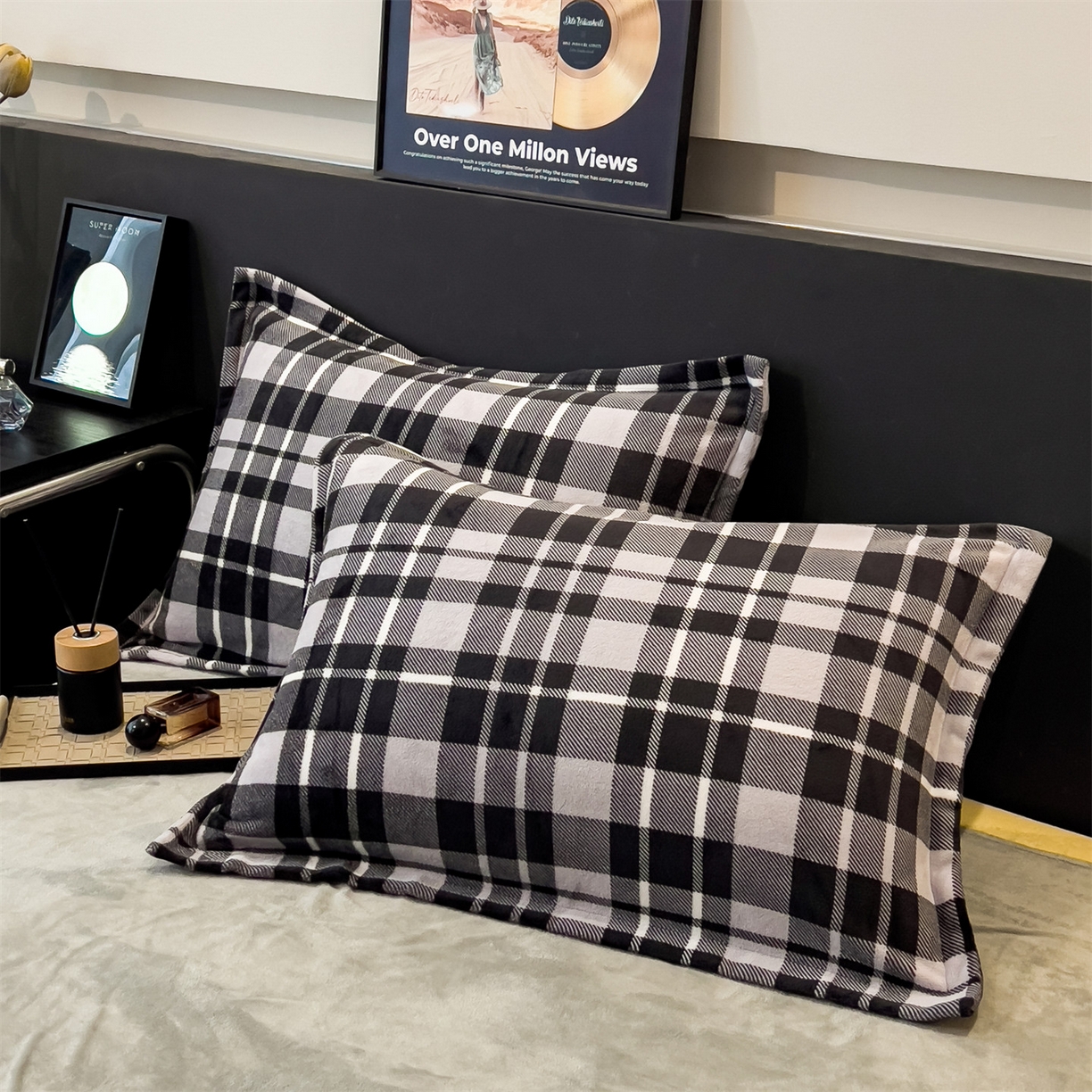 91家纺网 家纺一手货源 找家纺 布凡家居 2026新款A类中古风牛奶绒四件套 绒套件-黑白格纹