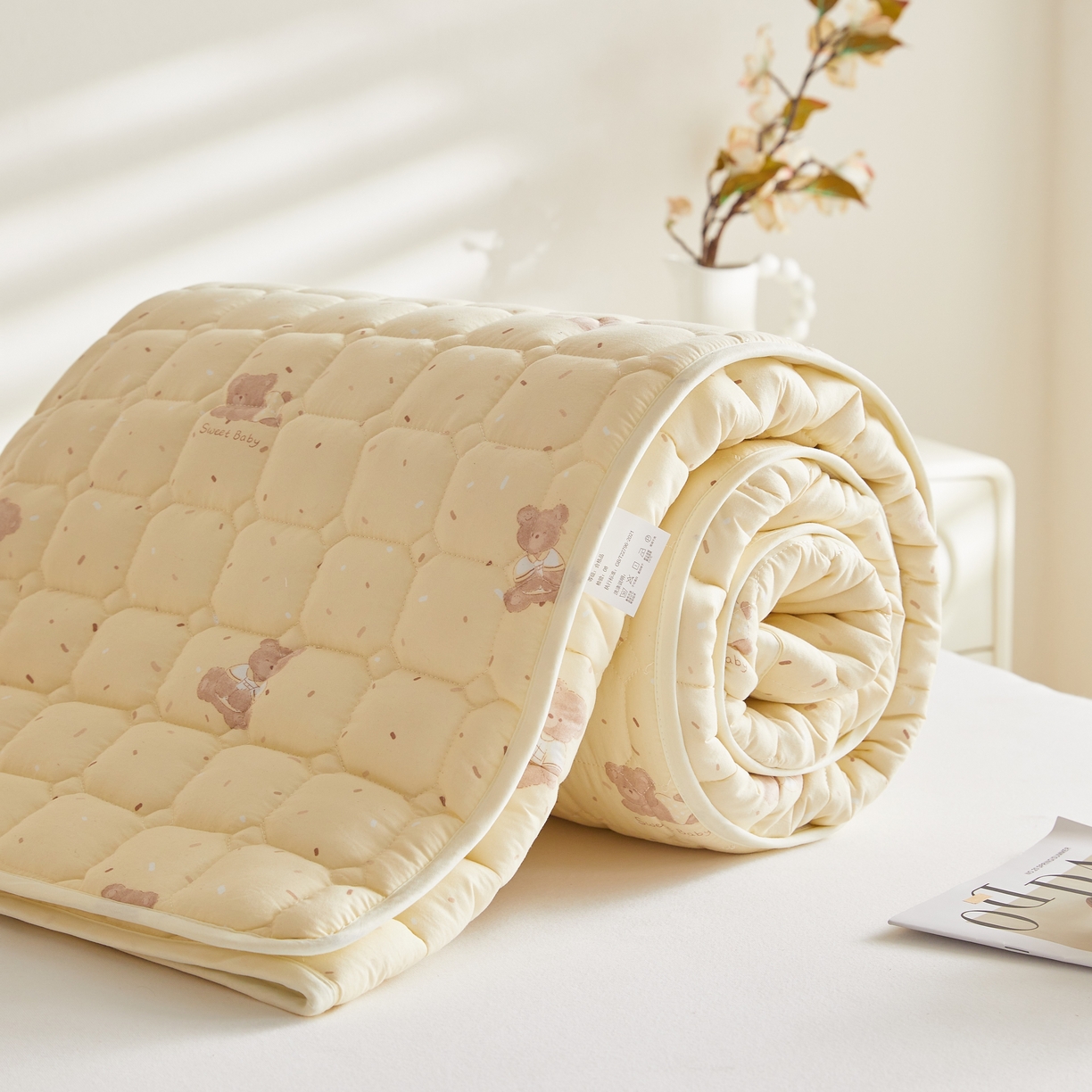 91家纺网 家纺一手货源 找家纺 小桃姐家纺 2026新款四季夹棉防水床护垫 隔脏床垫姨妈垫儿童隔尿垫夹棉枕套 黄油小熊