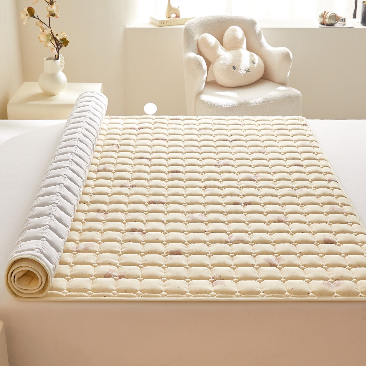 91家纺网 家纺一手货源 找家纺 小桃姐家纺 2026新款四季夹棉防水床护垫 隔脏床垫姨妈垫儿童隔尿垫夹棉枕套 黄油小熊