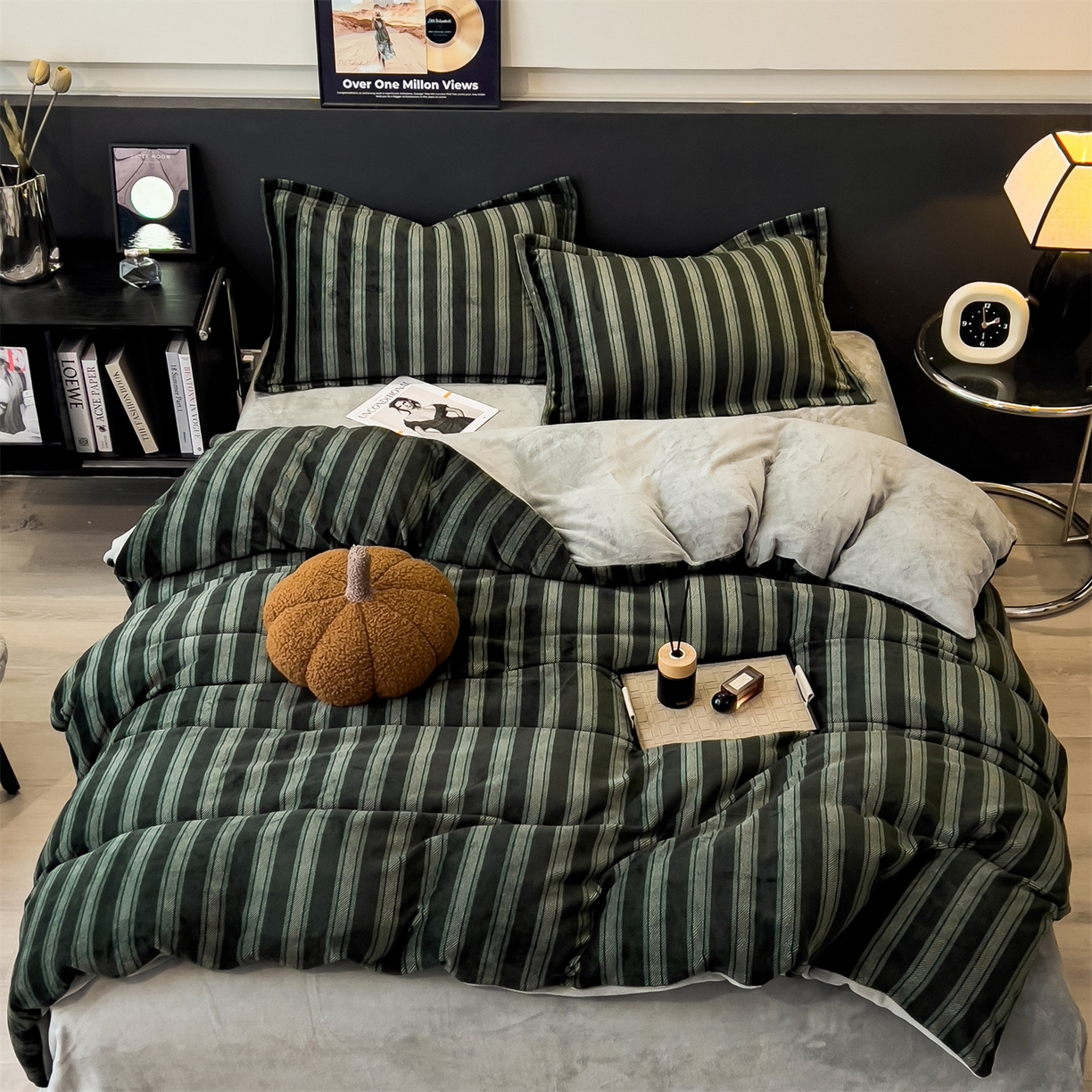 91家纺网 家纺一手货源 找家纺 布凡家居 2026新款A类中古风牛奶绒四件套 绒套件-墨绿竖影