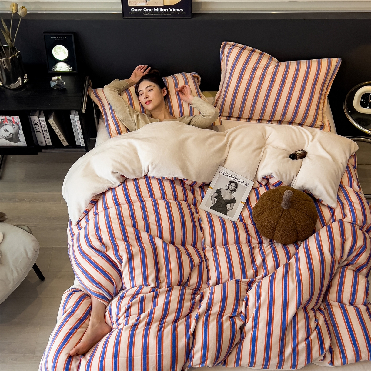 91家纺网 家纺一手货源 找家纺 布凡家居 2026新款A类中古风牛奶绒四件套 绒套件-暖橙条纹