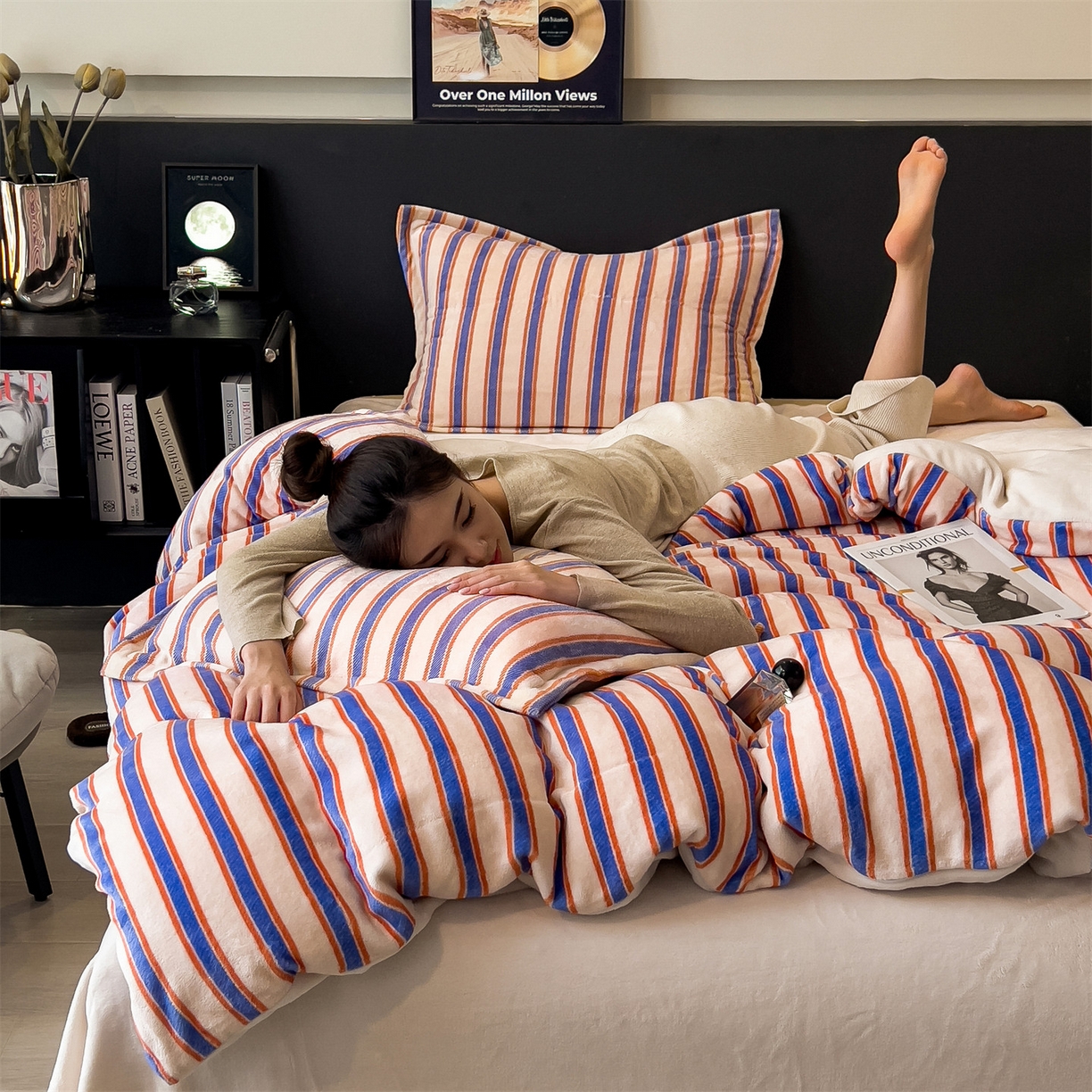 91家纺网 家纺一手货源 找家纺 布凡家居 2026新款A类中古风牛奶绒四件套 绒套件-暖橙条纹