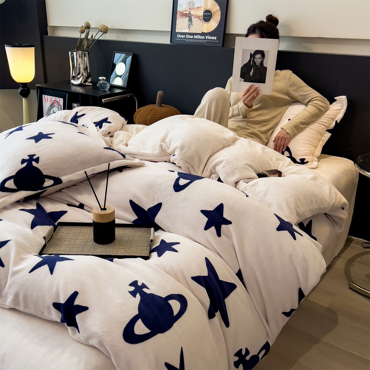 91家纺网 家纺一手货源 找家纺 布凡家居 2026新款A类中古风牛奶绒四件套 绒套件-星轨漫眠