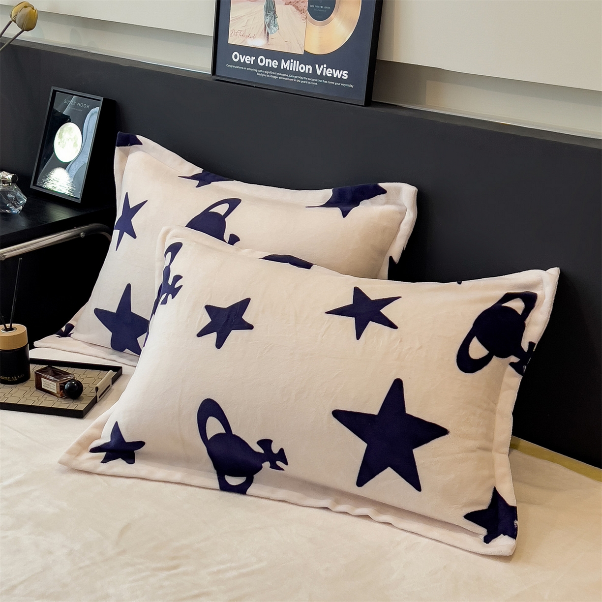 91家纺网 家纺一手货源 找家纺 布凡家居 2026新款A类中古风牛奶绒四件套 绒套件-星轨漫眠