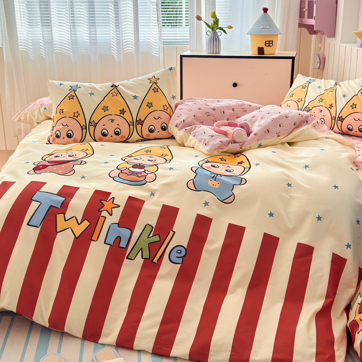 91家纺网 家纺一手货源 找家纺 寐居家纺 2026新款全棉大版数码印花四件套 魔法星人