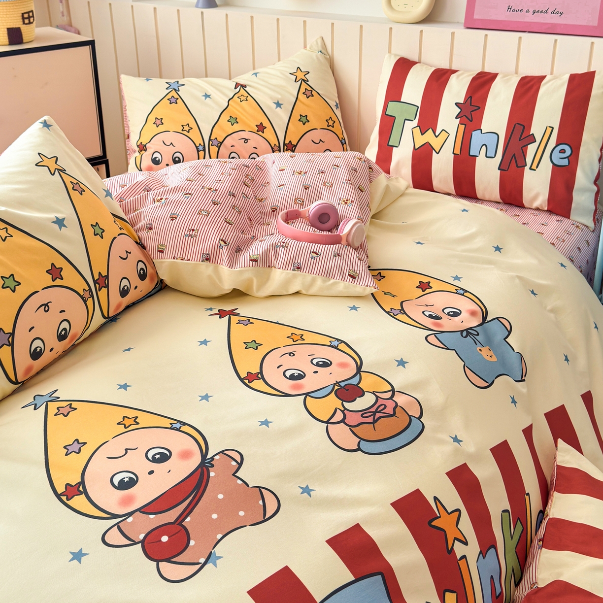 91家纺网 家纺一手货源 找家纺 寐居家纺 2026新款全棉大版数码印花四件套 魔法星人