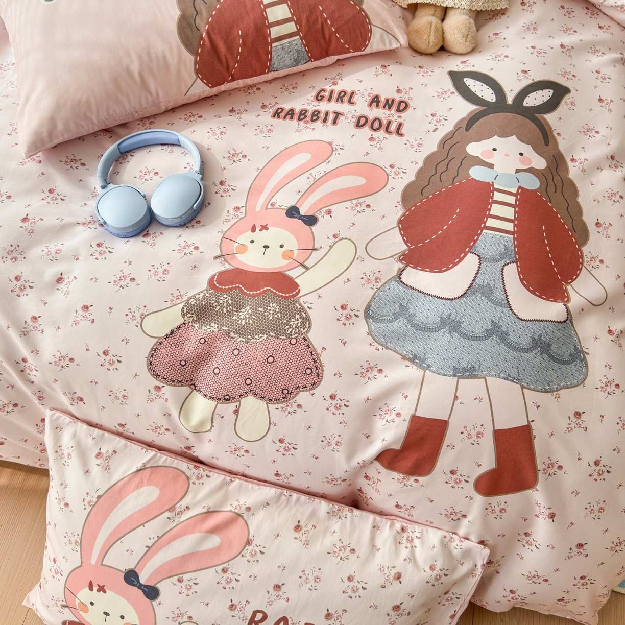 91家纺网 家纺一手货源 找家纺 寐居家纺 2026新款全棉大版数码印花四件套 甜心女孩