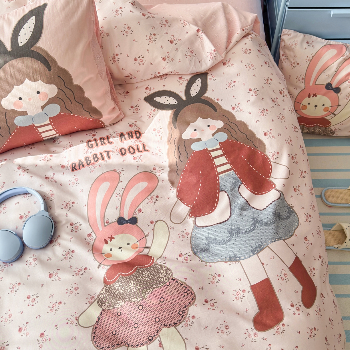 91家纺网 家纺一手货源 找家纺 寐居家纺 2026新款全棉大版数码印花四件套 甜心女孩