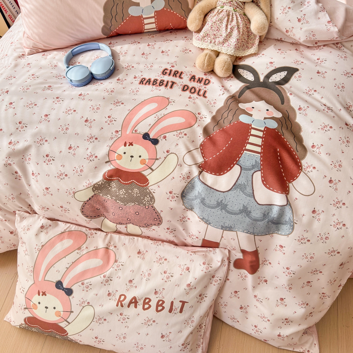 91家纺网 家纺一手货源 找家纺 寐居家纺 2026新款全棉大版数码印花四件套 甜心女孩