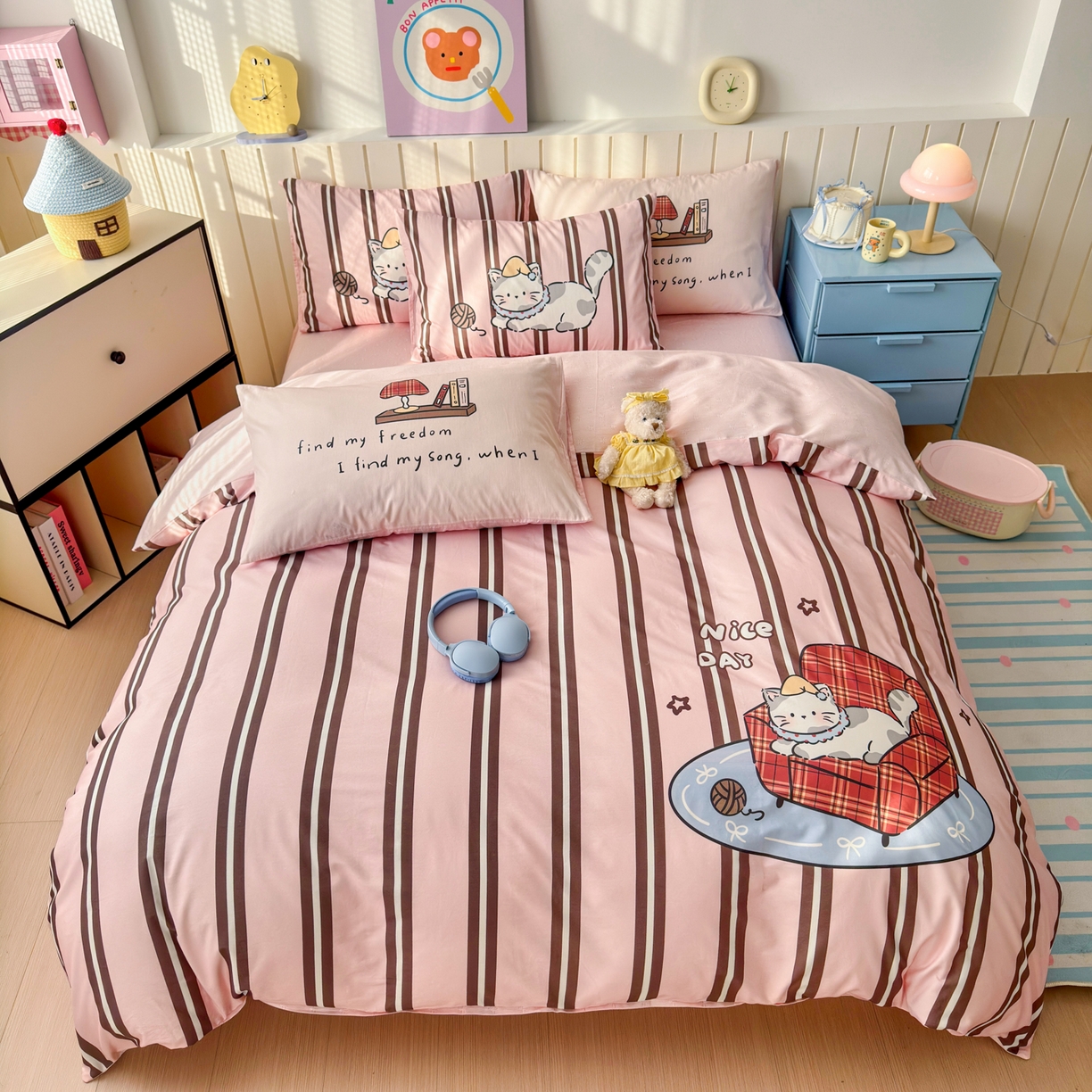 91家纺网 家纺一手货源 找家纺 寐居家纺 2026新款全棉大版数码印花四件套 慵懒小猫