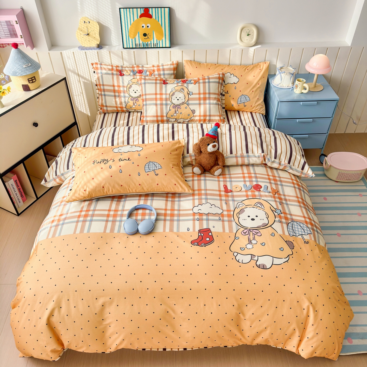 91家纺网 家纺一手货源 找家纺 寐居家纺 2026新款全棉大版数码印花四件套 雨天萌熊