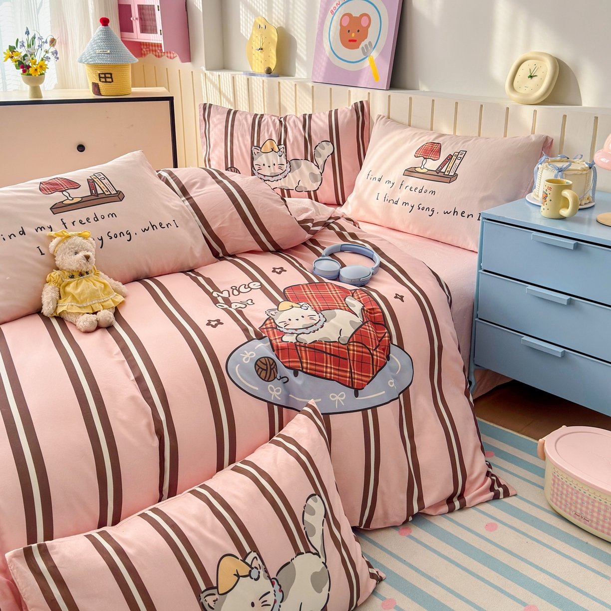 91家纺网 家纺一手货源 找家纺 寐居家纺 2026新款全棉大版数码印花四件套 慵懒小猫