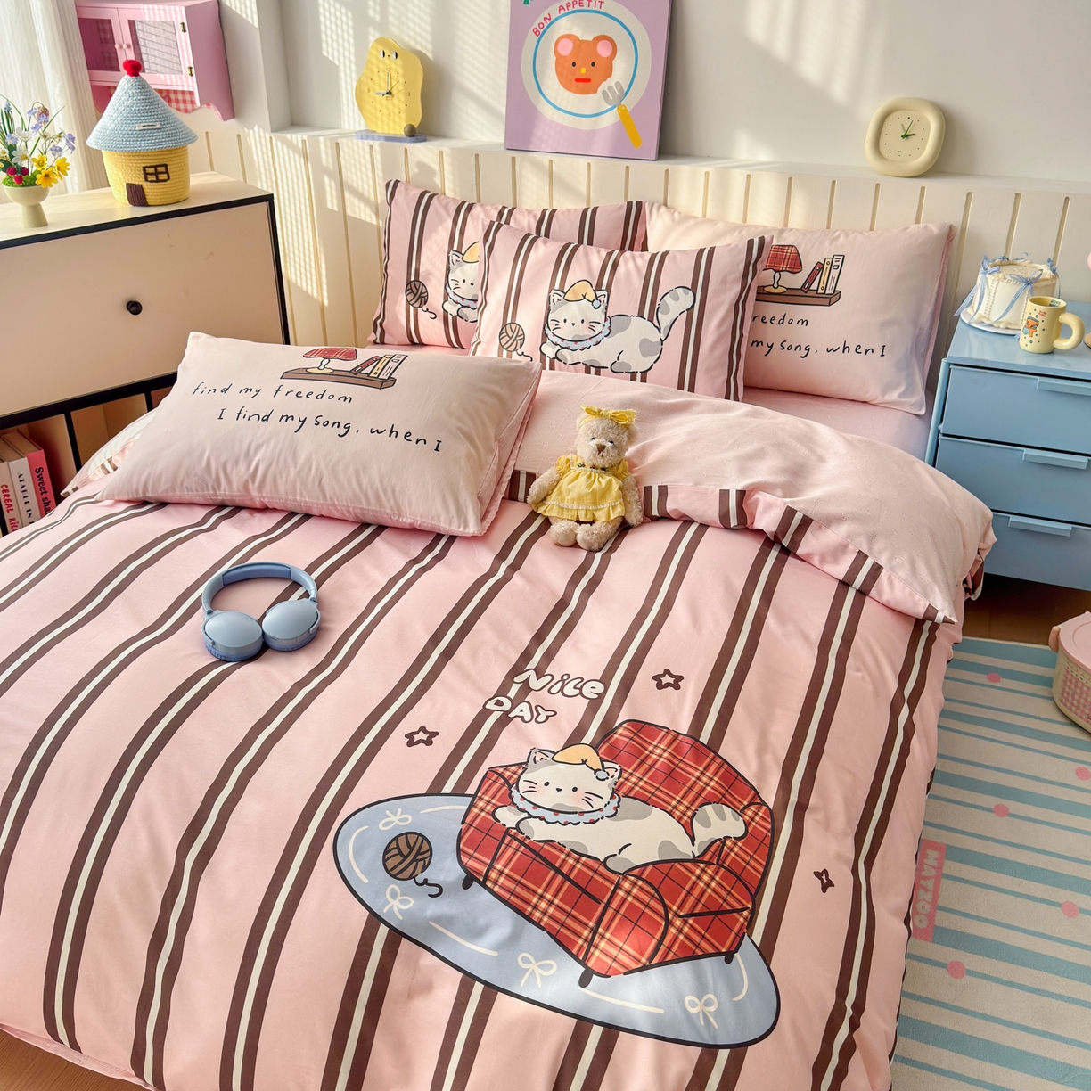 91家纺网 家纺一手货源 找家纺 寐居家纺 2026新款全棉大版数码印花四件套 慵懒小猫