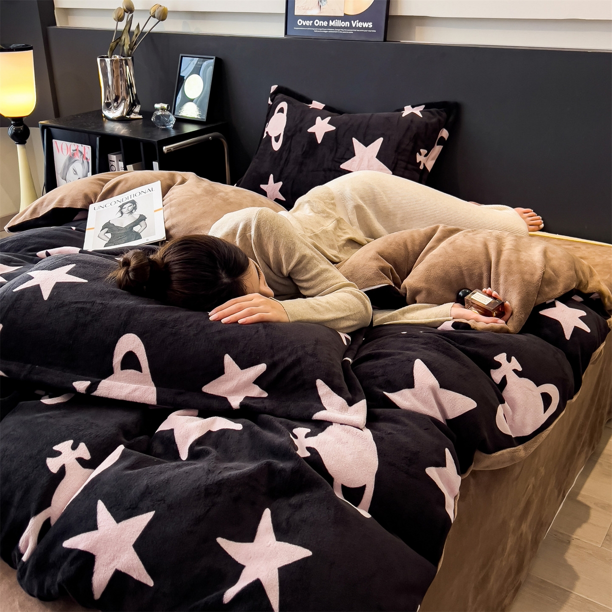 91家纺网 家纺一手货源 找家纺 布凡家居 2026新款A类中古风牛奶绒四件套 绒套件-星梦粉境