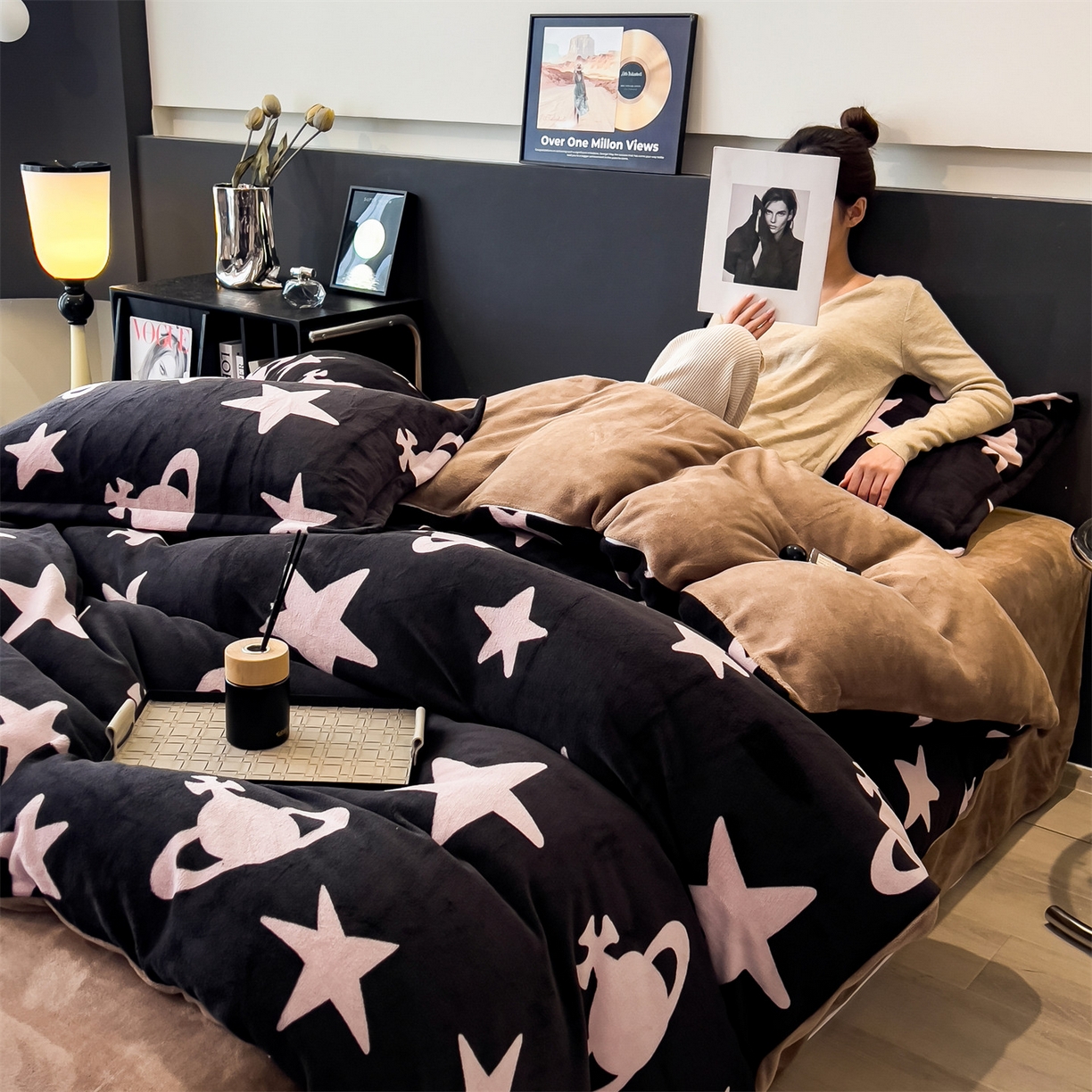 91家纺网 家纺一手货源 找家纺 布凡家居 2026新款A类中古风牛奶绒四件套 绒套件-星梦粉境