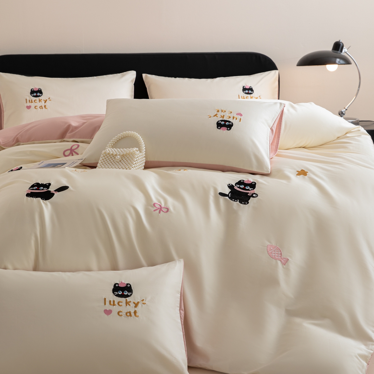 91家纺网 家纺一手货源 找家纺 沐辰 2026新款长绒棉50S纯棉满绣四件套 心爱猫咪