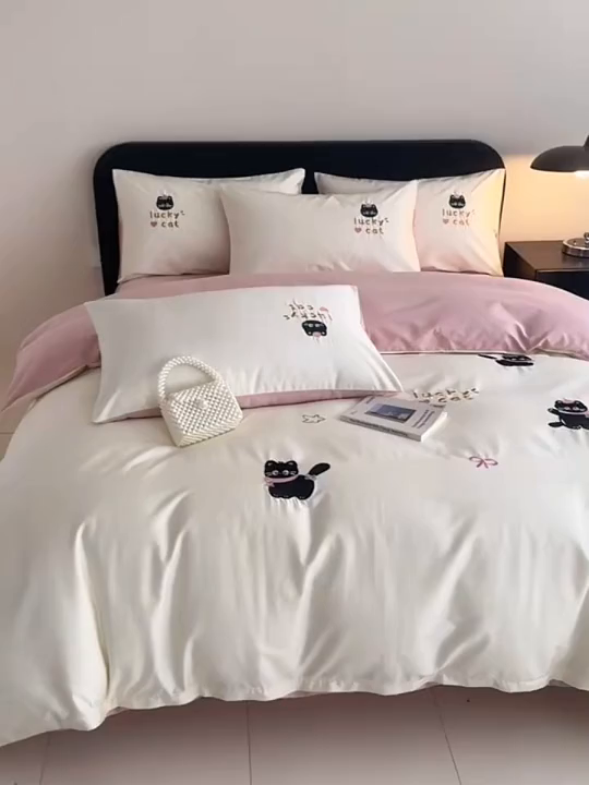 91家纺网 家纺一手货源 找家纺 沐辰 2026新款长绒棉50S纯棉满绣四件套 心爱猫咪