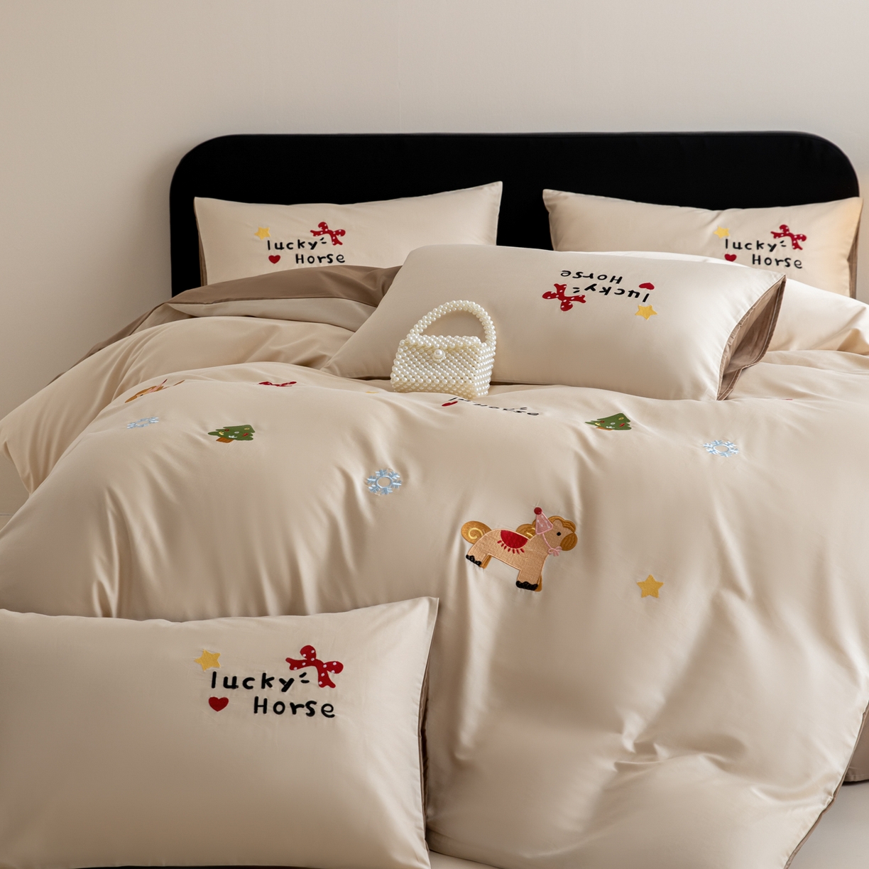 91家纺网 家纺一手货源 找家纺 沐辰 2026新款长绒棉50S纯棉满绣四件套 心愿小马-咖