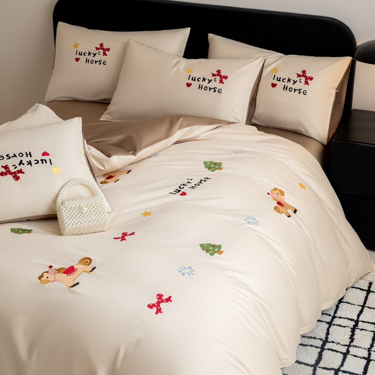 91家纺网 家纺一手货源 找家纺 沐辰 2026新款长绒棉50S纯棉满绣四件套 心愿小马-咖