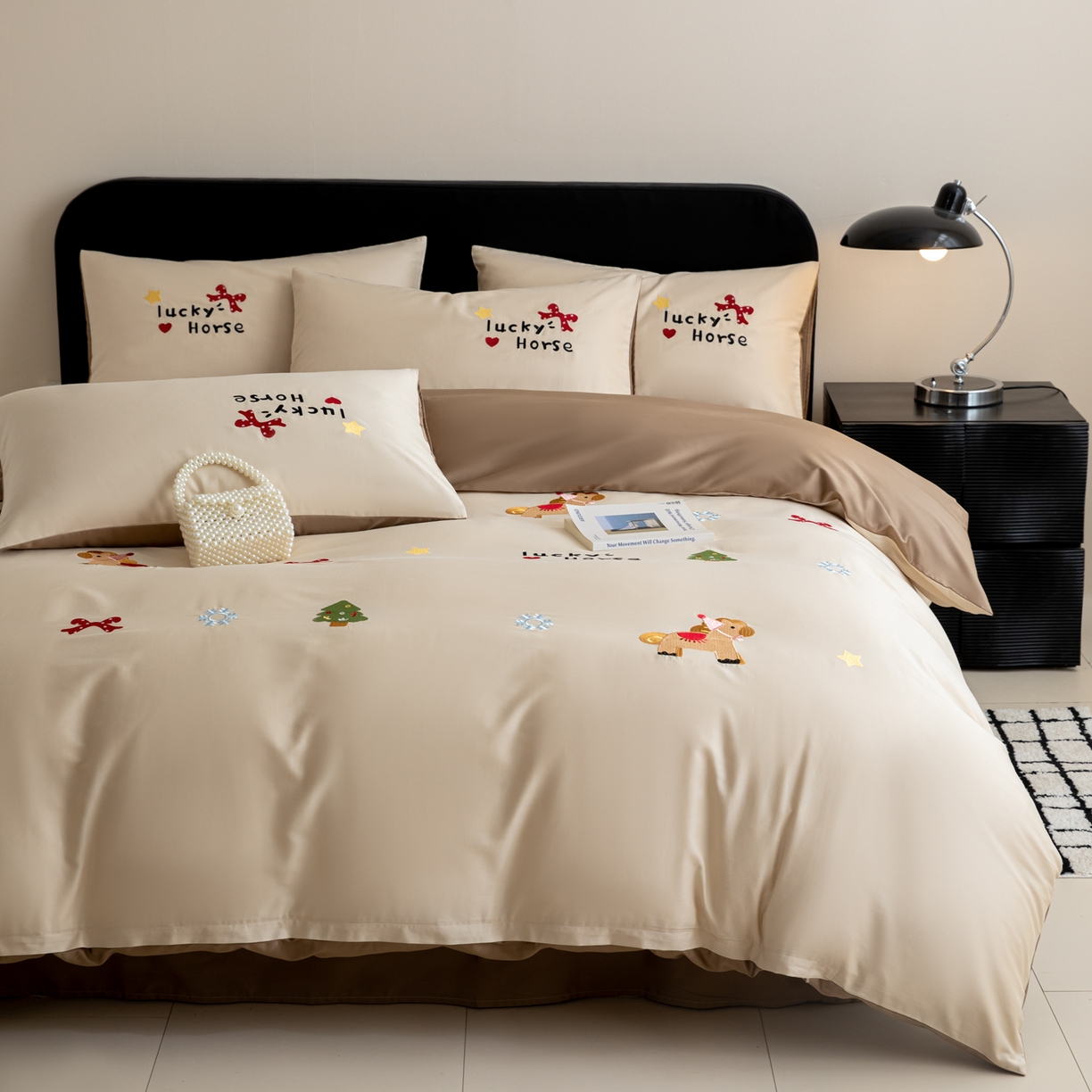 91家纺网 家纺一手货源 找家纺 沐辰 2026新款长绒棉50S纯棉满绣四件套 心愿小马-咖