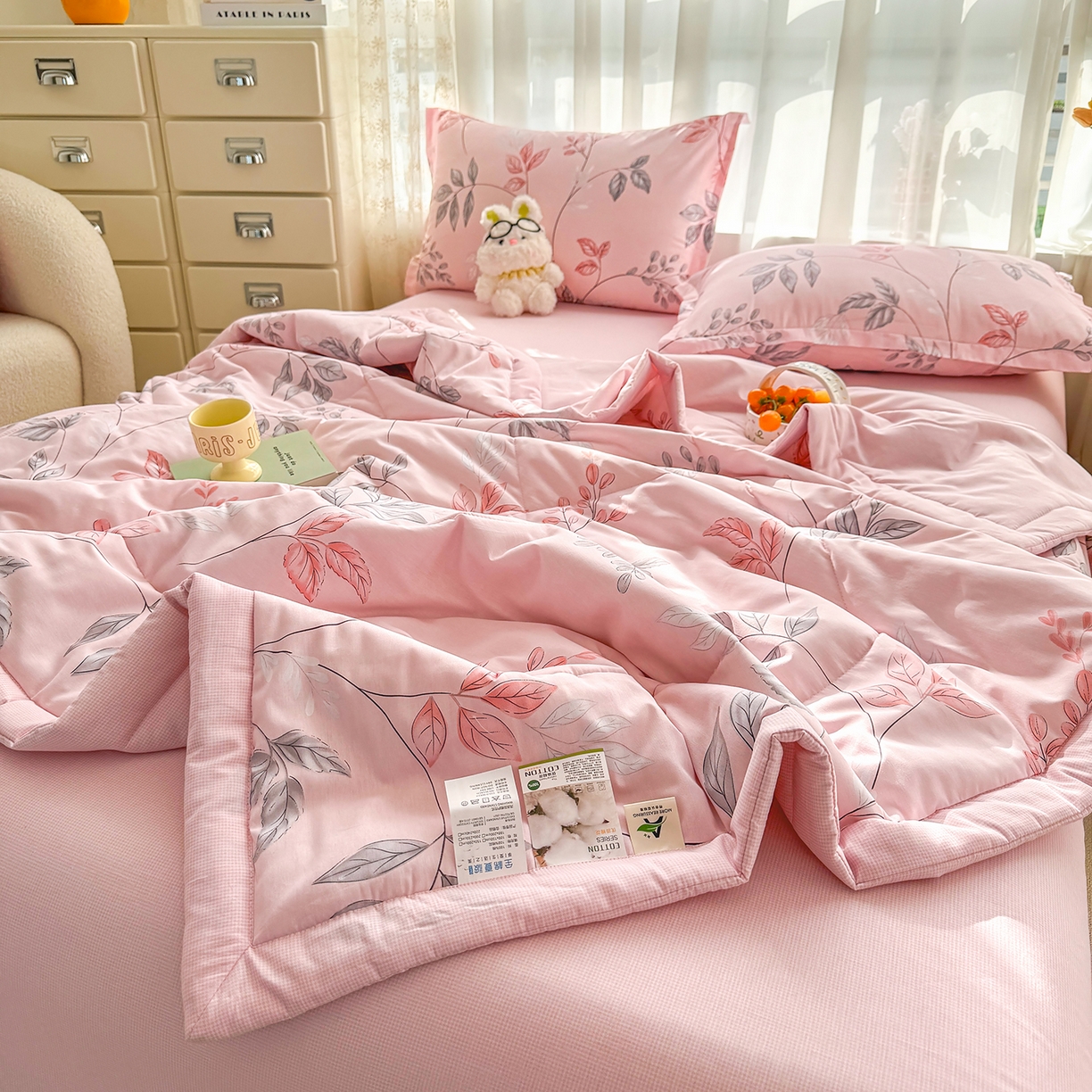 91家纺网 家纺一手货源 找家纺 瑶瑶家居 2026新款A类里外全棉夏凉被四件套-风格一 素色花蔓