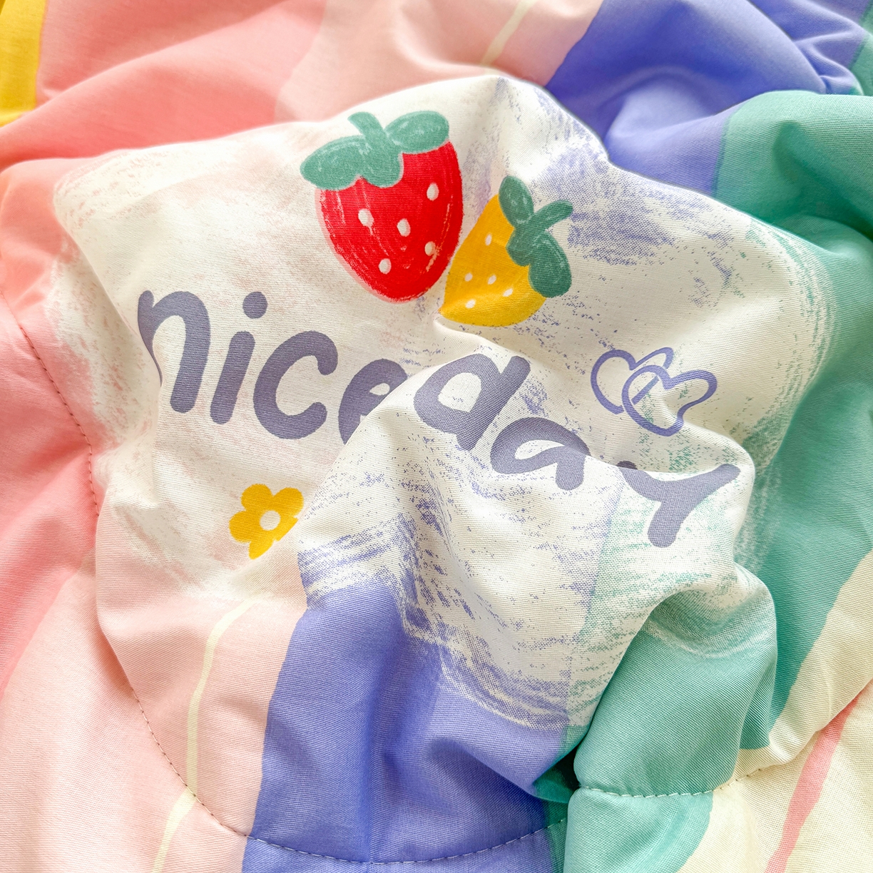 91家纺网 家纺一手货源 找家纺 瑶瑶家居 2026新款A类里外全棉夏凉被四件套-风格一 草莓甜心