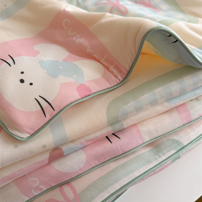 91家纺网 家纺一手货源 找家纺 暖生活 2026新款A类牛奶针织棉夏被被子被芯 小兔拼图