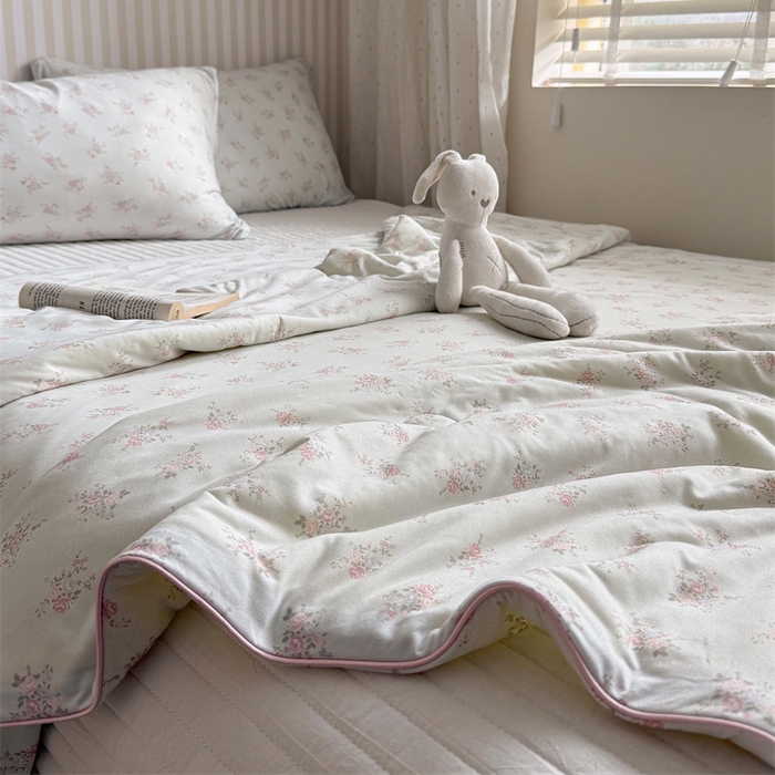 91家纺网 家纺一手货源 找家纺 暖生活 2026新款A类牛奶针织棉夏被被子被芯 花信驿