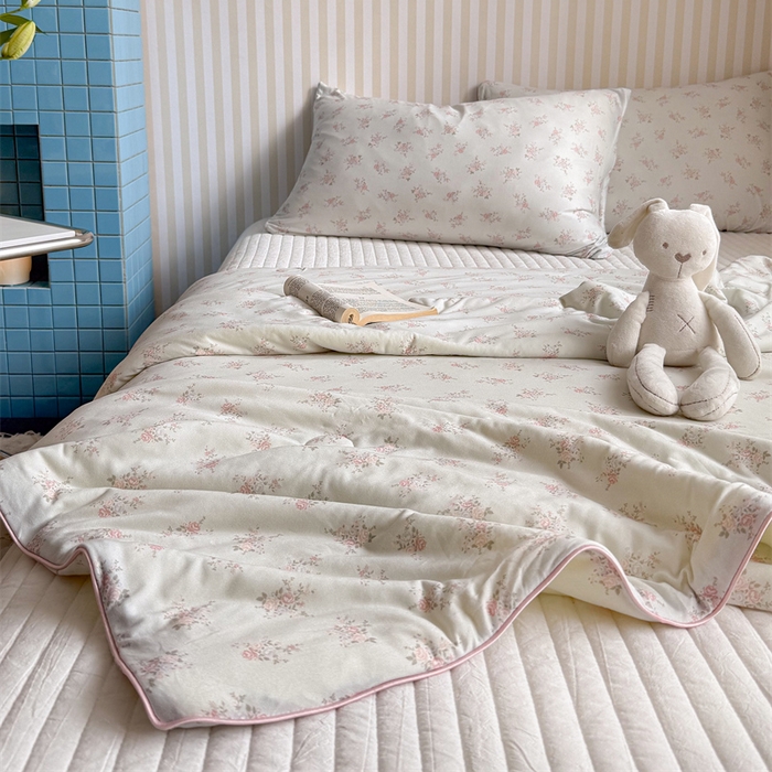 91家纺网 家纺一手货源 找家纺 暖生活 2026新款A类牛奶针织棉夏被被子被芯 花信驿