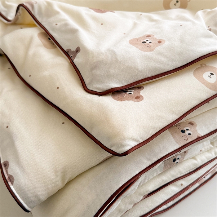 91家纺网 家纺一手货源 找家纺 暖生活 2026新款A类牛奶针织棉夏被被子被芯 巧克力熊