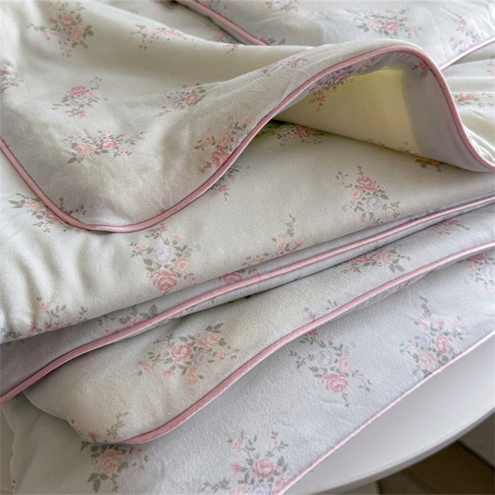 91家纺网 家纺一手货源 找家纺 暖生活 2026新款A类牛奶针织棉夏被被子被芯 花信驿