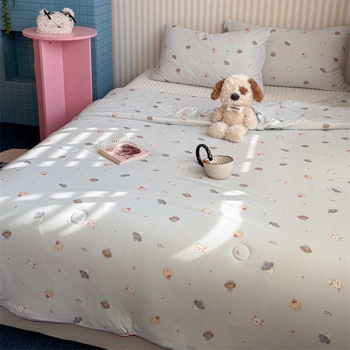 91家纺网 家纺一手货源 找家纺 暖生活 2026新款A类牛奶针织棉夏被被子被芯 小小狗