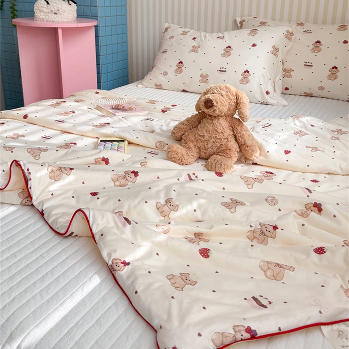 91家纺网 家纺一手货源 找家纺 暖生活 2026新款A类牛奶针织棉夏被被子被芯 草莓小宠