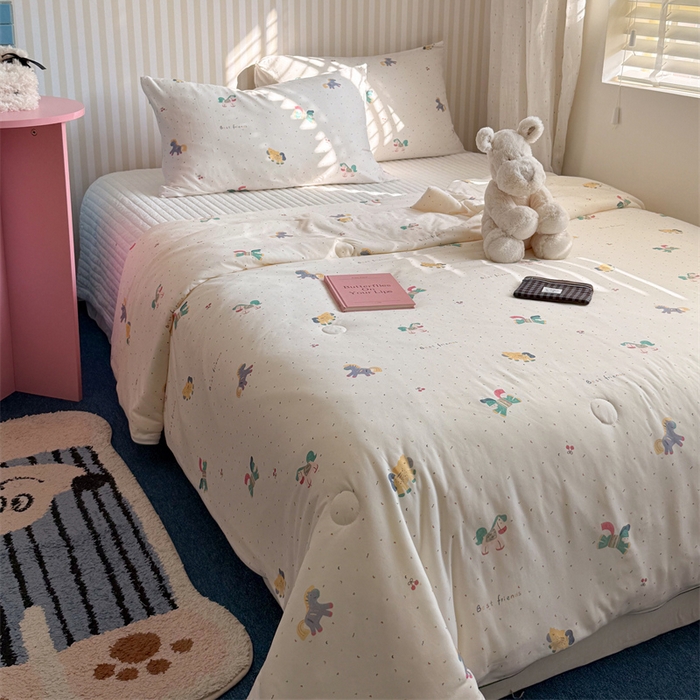 91家纺网 家纺一手货源 找家纺 暖生活 2026新款A类牛奶针织棉夏被被子被芯 缤纷小马