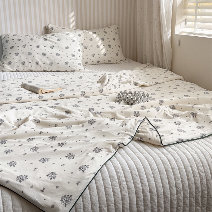 91家纺网 家纺一手货源 找家纺 暖生活 2026新款A类牛奶针织棉夏被被子被芯 白夜蔷薇