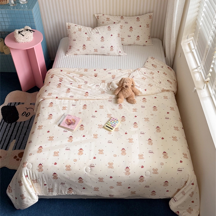 91家纺网 家纺一手货源 找家纺 暖生活 2026新款A类牛奶针织棉夏被被子被芯 草莓小宠