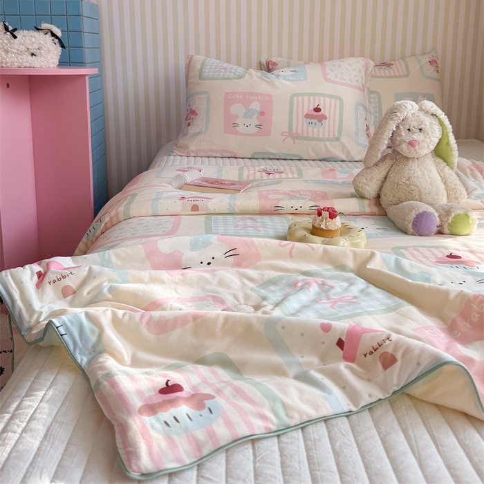 91家纺网 家纺一手货源 找家纺 暖生活 2026新款A类牛奶针织棉夏被被子被芯 小兔拼图